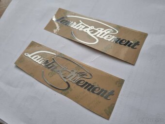 Nápis Laurin Klement , chrom, zlatý, červený, čierny - 16