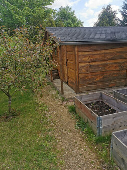 Novší, poschodový rod.dom M.Lapáš na 11á pozemku - 16