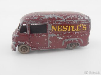 Morris J2, Commer van Nestles, Caterpillar - 16