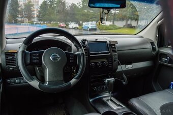 Nissan Navara DoubleCab 2.5D LE A/T - 16