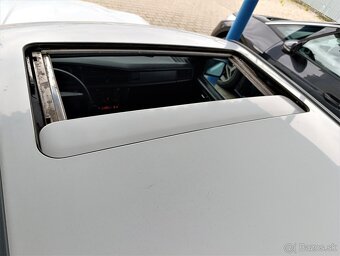 Mercedes-Benz 190 E - 16