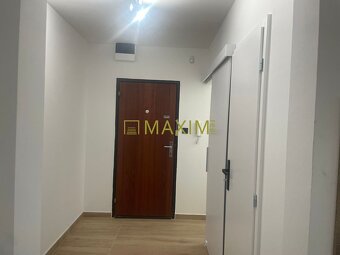 PREDAJ - 2- izbový byt s loggiou na Drobného ulici v Dúbravk - 16