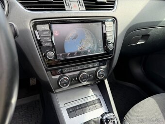 Škoda Octavia combi 1.8tsi 132kw DSG 4x4, panorama, webasto - 16