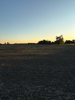 Na predaj pozemok o rozlohe 292000 m2 s poľovníckou chatou - 16