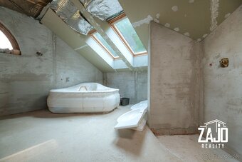 Elegantná vila s veľkorysým priestorom a wellness zónou IL - 16
