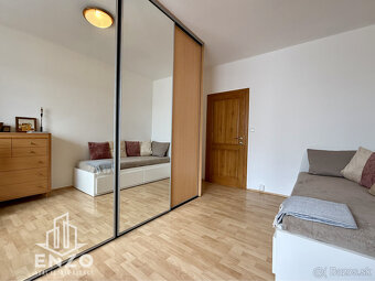 PRENÁJOM: Priestranný 4-izbový byt s výhľadom na hrad v cent - 16