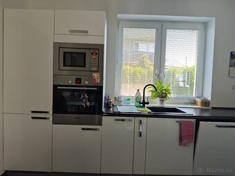 Predávame nadštandardný rodinný dom - 16