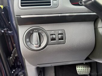 ► VW TOURAN 2,0 TDI - 103 kW, NAVI, AUTOM. PARKOVÁNÍ ◄ - 16