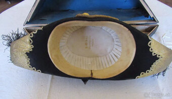 LOT UNIFORME BICORNE GRANDE TENUE Mle 1872 ÚRADNÍK GENERÁL B - 16