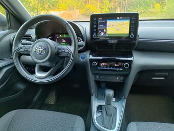 Toyota Yaris Cross Hybrid 4x4 rok 2021, najeto: 34.122 km - 16