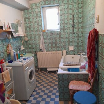 Rodinný dom vo vyhľadávanej lokalite so záhradou a garážou,  - 16