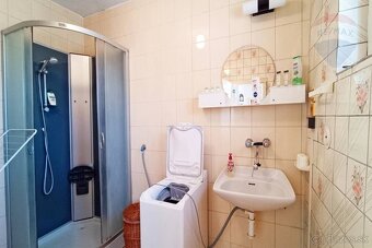PREDAJ: Veľký rodinný dom s veľkým pozemkom 6548m2 v obci Du - 16