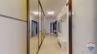 Na predaj veľkometrážny 5i exkluzívny byt s terasou a s 2 ga - 16