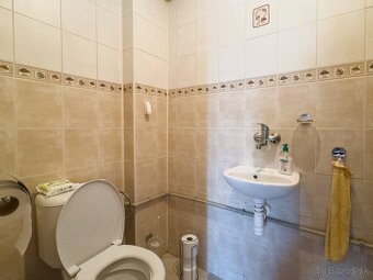 Zrekonštruovaný dom s krásnym pozemkom v Čemernom vo Vranove - 16