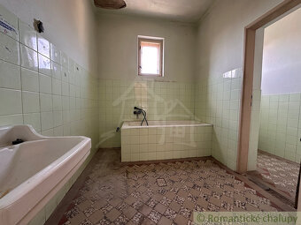 Poschodový 5 izbový rodinný dom v Nesvadoch, 500 m od term - 16