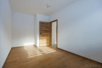 Rodinný dom v Hôrke nad Váhom - 16