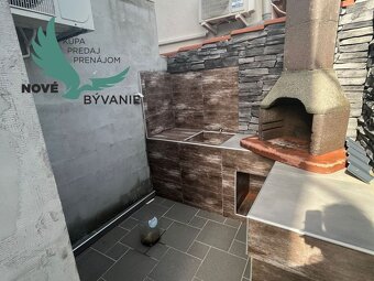 Dom 2x apartmán blízko mora v Chorvátsku na ostrove Vir - 16