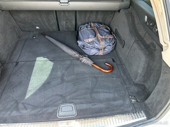 Mercedes E220d 4 matic, pečlivý servis, 100% nájezd i stav - 16