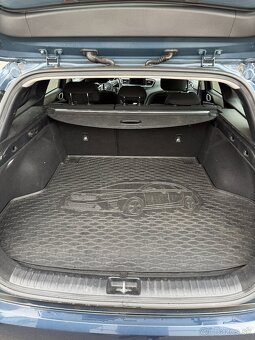 ia Ceed SW 1.6 CRDi 100 kW – First Edition A/T - 16