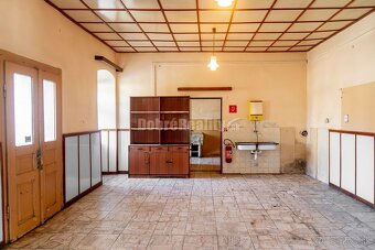 PREDAJ: Historický hostinec pod Muránskym Hradom, 1102 m2, M - 16