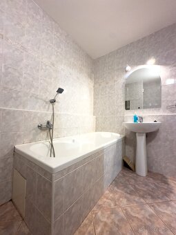 3 izbový byt Ždiarska, veľká loggia - 16