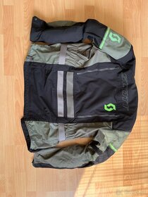 Prilba, rukavice, bunda, nohavice, topánky, ľadvinák - 16