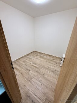 Prenájom 2,5 izbového bytu s bazénom a terasou s predzáhr - 16