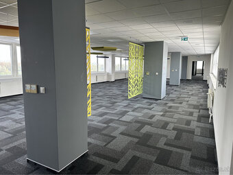 Moderné kancelárske priestory - 660 m2 - na Juhu - 16