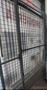 Regál kovový variabilný - 16