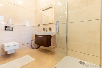 Na prenájom 5 izbový byt - Košice, Slovenského ulica - 16