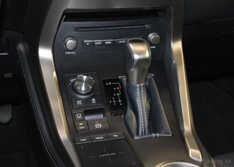Lexus NX 300h benzín automat - 16