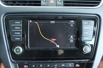 Škoda Octavia Combi 2,0 TDi 110 kW STYLE - 16