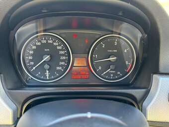 BMW Řada 3, 330d xDrive - 16