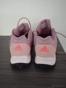 Trekingové botasky Adidas 37 - 16