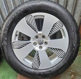 Originálna zimná sada AUDI - 5x112 R19 + GY 255/55 r19 - 16