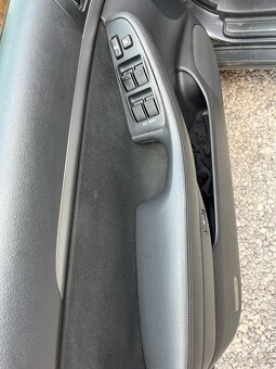 Toyota Avensis combi 2.2 D4D, r. v. 2007, 110kW - 16