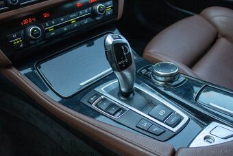 BMW Rad 5 Touring 520D XDRIVE 2016 Odpočet DPH - 16