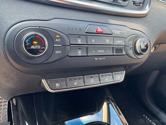 Predám Kia Sorento 2.2 2017 Platinum - 16