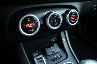 Alfa Romeo Giulietta (2015) - 16