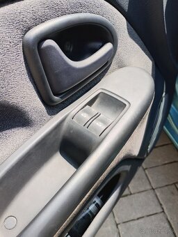 Renault Clio 2 - 16