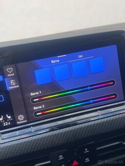 VW GOLF 8 3xR-LINE / VÝHREV VOLANT / AMBIENT / FULL LED - 16