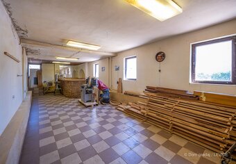Nevšedný dom vhodný na bývanie aj podnikanie - 16