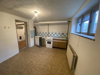 Dom v tichom prostedí pod horou Predaj-Výmena-Nájom - 16