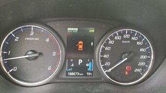 MITSUBISHI OUTLANDER 2.2 DI-D AUTOMAT  7-miestne - 16