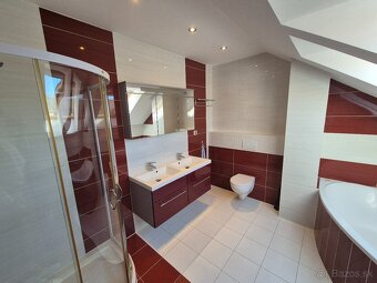 Útulný rodinný dom v lukratívnej lokalite Grot - 16