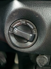 Toyota Hilux DC 2.4 I D-4D Active Rezervované - 16