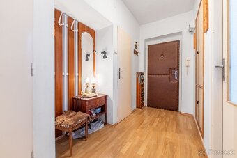PREDAJ: 3IZBOVÝ BYT V TRNAVE - COBURGOVA - 16