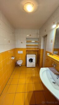 Nadštandardný 6-izbový rodinný dom s veľkou záhradou - 16