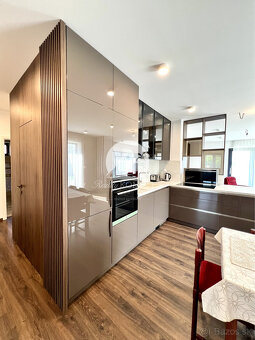 Reality KOMPLEX s.r.o. ponúka na PRENÁJOM exkluzívny rodinný - 16