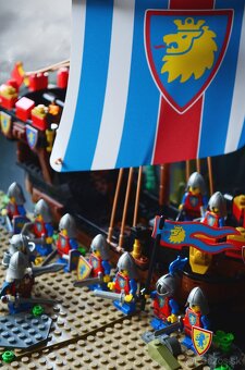 Predám Vlajky a Plášte pre lego castle - 16